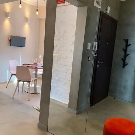 Il Teatro Flat # Center # Modern & Brand New *